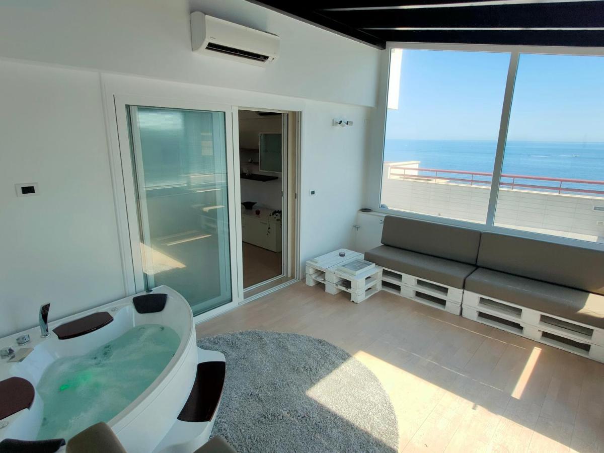 Seafront Suites Bari Exteriör bild